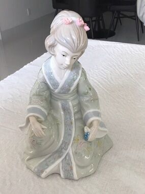 Vintage Porcelain Japanese Girl in Kimono Figurine #71